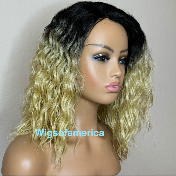 Premium quality synthetic wig - Picture 3 of 7